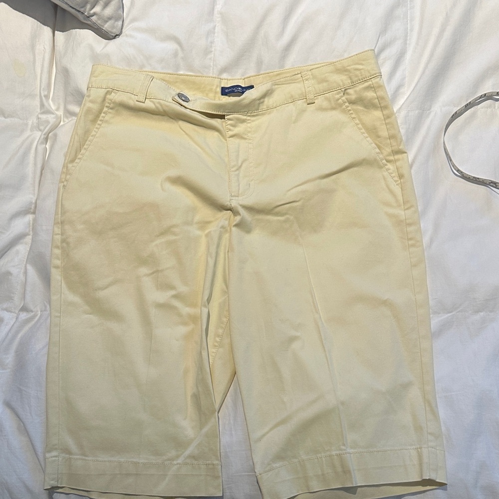 Bandolino Women's Cream Bermuda Shorts